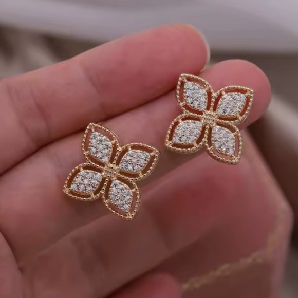 Jewelry - 🌛Yellow gold plated earrings leaf 🍁 earrings